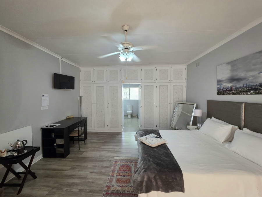 7 Bedroom Property for Sale in Jim Fouchepark Free State